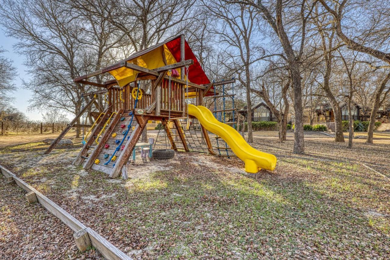 Vila The Pecan @ Mendelbaum Winery Guest Cabins Fredericksburg Exteriér fotografie