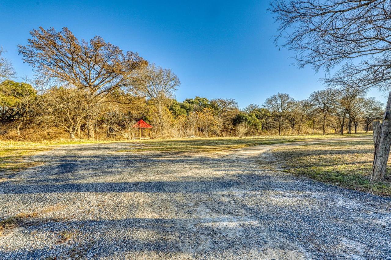 Vila The Pecan @ Mendelbaum Winery Guest Cabins Fredericksburg Exteriér fotografie