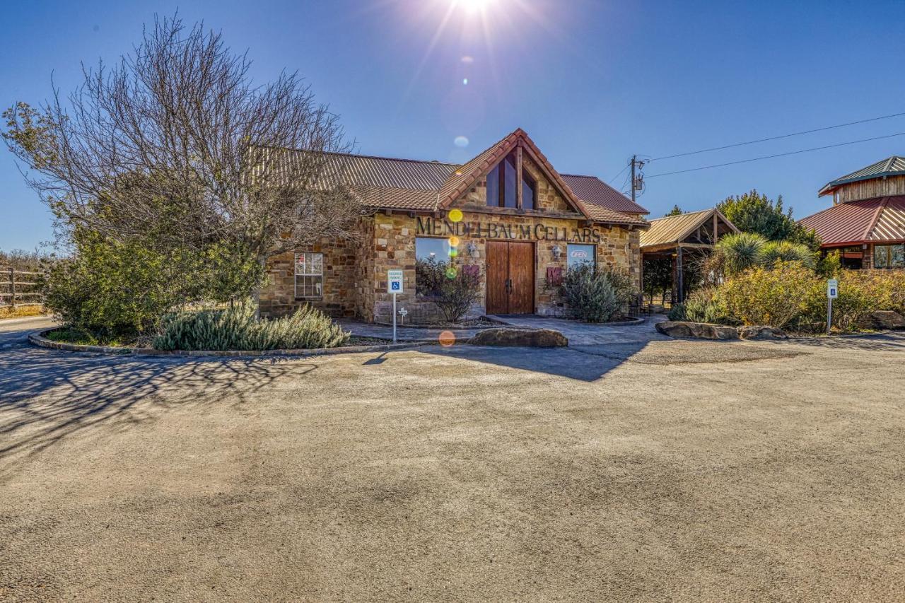 Vila The Pecan @ Mendelbaum Winery Guest Cabins Fredericksburg Exteriér fotografie